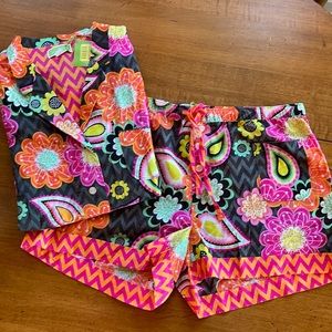 NWT - Vera Bradley loungewear in beautiful pattern! Size M